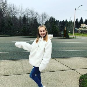 Meet your Posher, Kylee